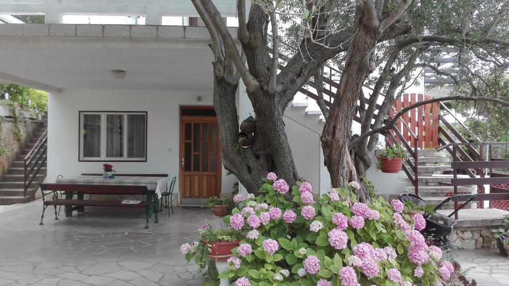 Apartments Bojana Rab Супетарска-Драга Экстерьер фото